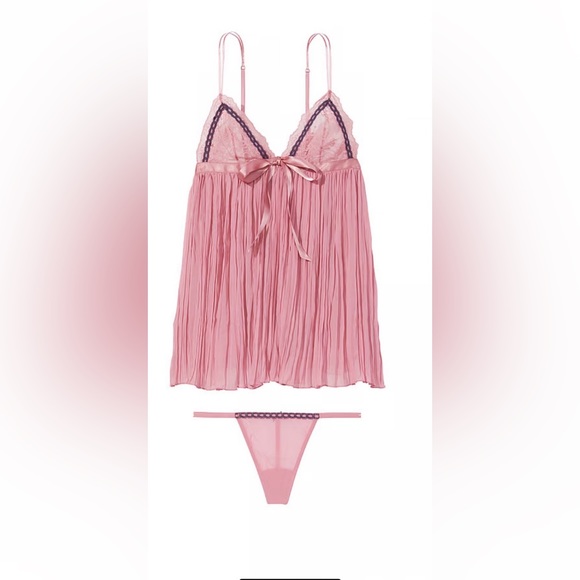 Victoria’s Secret Bundle💕VERY SEXY
Pleated Babydoll Set & Carole Hochman Robe - Picture 3 of 7